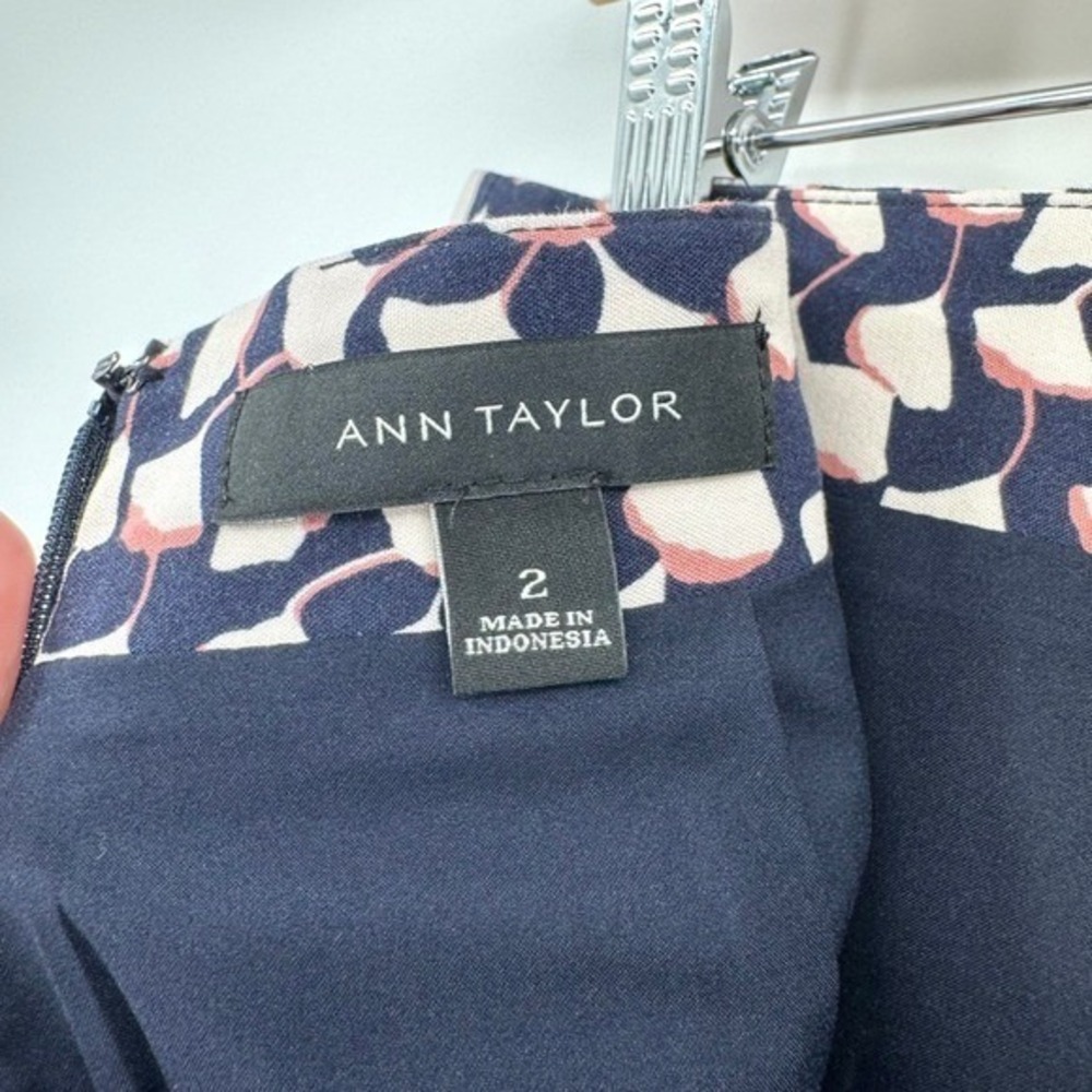 Ann Taylor Navy Blue/White Ginkgo Leaf Print Straight Pencil Skirt Women's Sz 2 - Picture 9 of 11